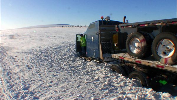 Ice Road Truckers - A Rookie's Nightmare (2010)