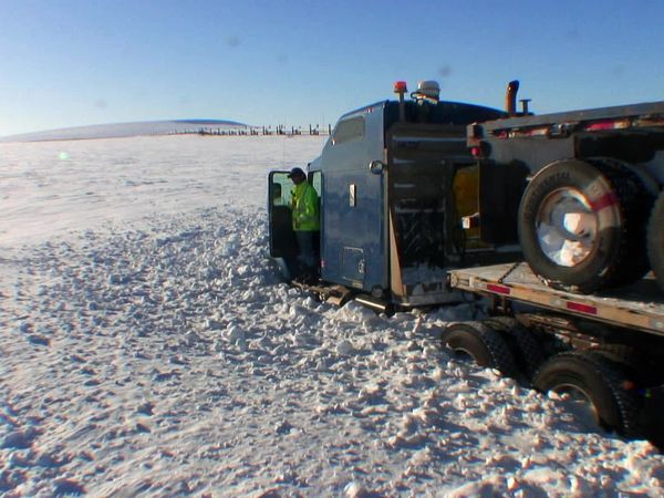 Ice Road Truckers - A Rookie's Nightmare (2010)