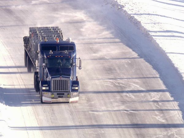 Ice Road Truckers - Convoy to Hell (2010)