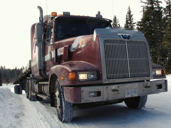 Ice Road Truckers - Wrong Turn & Burned (2011)