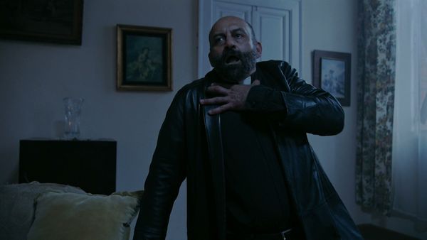 Lo Que La Gente Cuenta - El lugar incorrecto