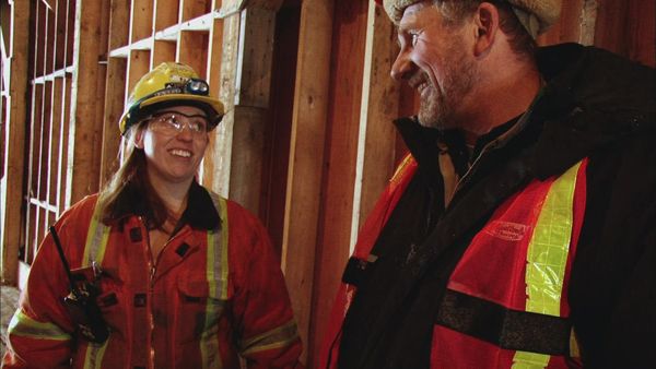 Ice Road Truckers - Stacking The Deck