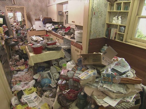 Hoarders - Carrie/James