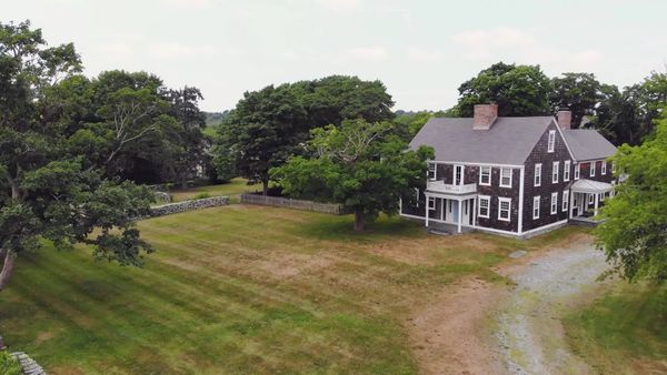 Farmhouse Fixer - The Horse Farmhouse
