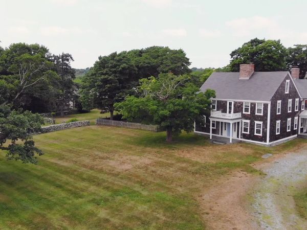 Farmhouse Fixer - The Horse Farmhouse