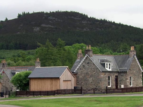 Britain's Hidden Villages - Penelope Keith's Favourite Villages