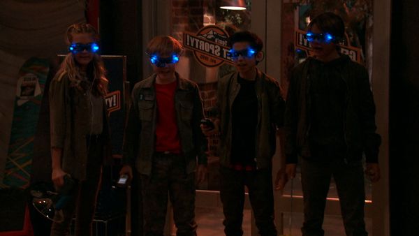 Nicky, Ricky, Dicky e Dawn - Quadrigêmeos e Fantasmas