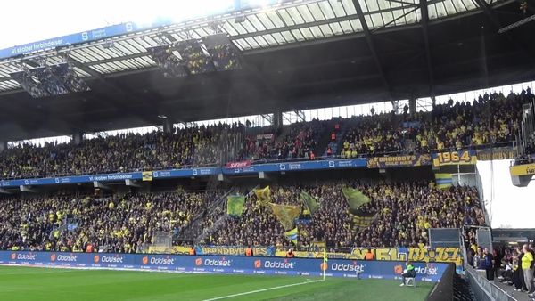 3point.dk: Stemningsvideoer - Lyden af Sydsiden: Stemningsvideo fra tribunen: Brøndby IF - SIF (8/4/2024)