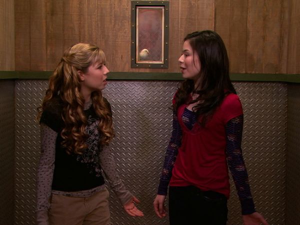 iCarly - Cazando pollos