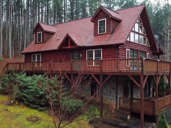 Log Cabin Living - North Carolina Cabin Getaway