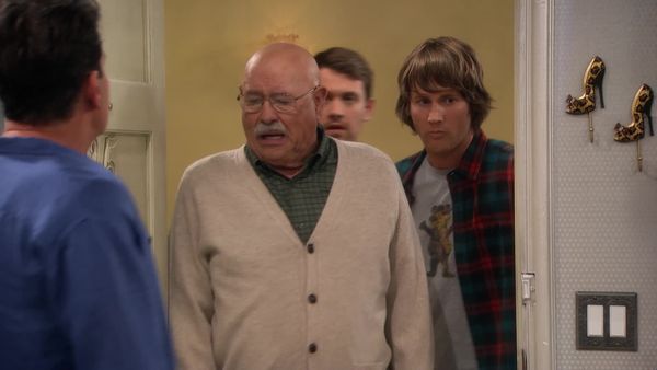 Anger Management - Charlie verbringt die Nacht mit Lacey