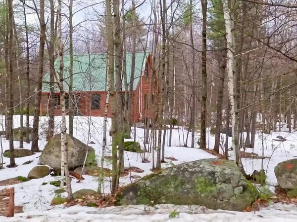 Log Cabin Living - White Mountains Cabin Hunt