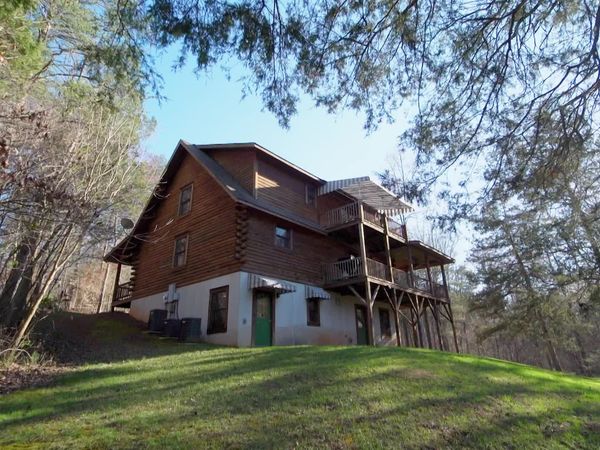 Log Cabin Living - Carolina Cabin Chase
