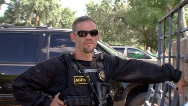 Dog The Bounty Hunter - Short Handed