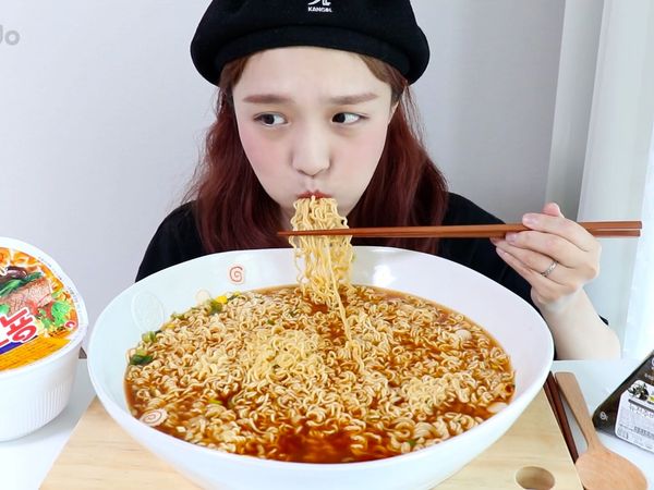 Nado's Mukbang - Excursão de Conveniência CVS e Ramyeon do Nado