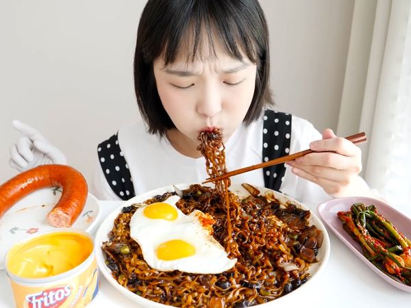 Nado's Mukbang - Aventura de Ramyeon da Coreia do Nado