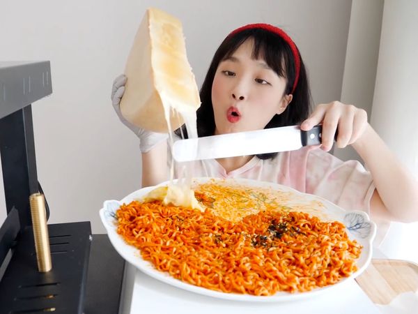 Nado's Mukbang - Folguedo de Ramyeon com Queijo do Nado