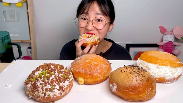 Cossert's Mukbang - Trio Doce da Cossert