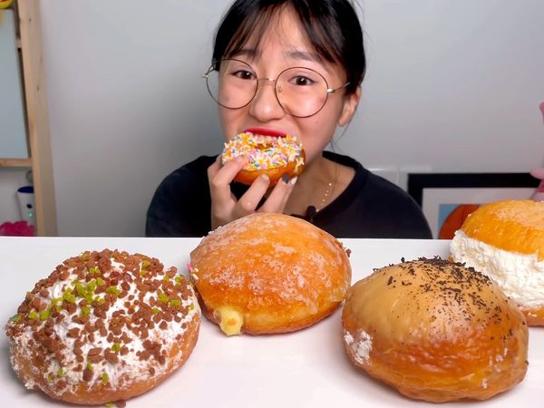 Cossert's Mukbang - Trio Doce da Cossert
