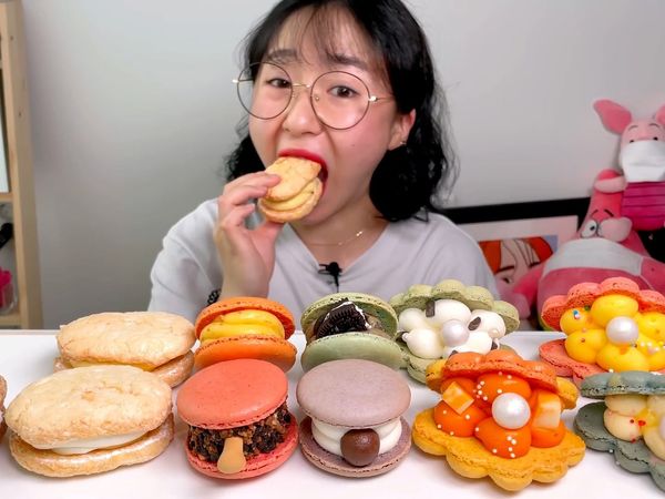 Cossert's Mukbang - Medley de Sobremesas da Cossert