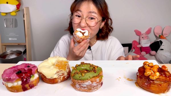 Cossert's Mukbang - Prazeres de Pastéis Cremosos da Cossert