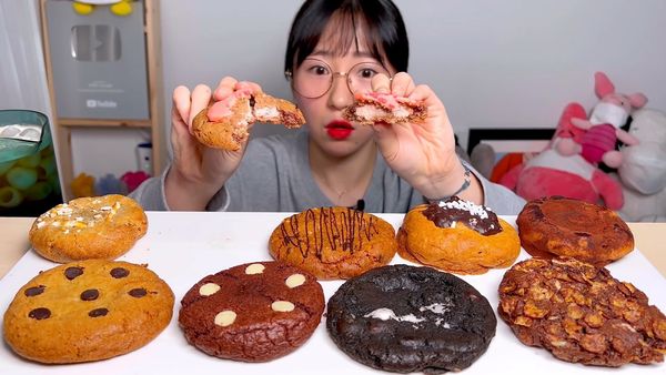 Cossert's Mukbang - Mini Bolos e Cookies da Cossert