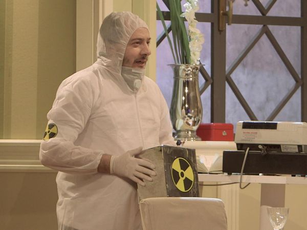 Comedy Central La cena dei cretini - L'attentato (Ex-l'assessore)