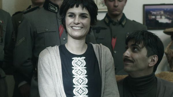I soliti idioti - L'amministratore nazista