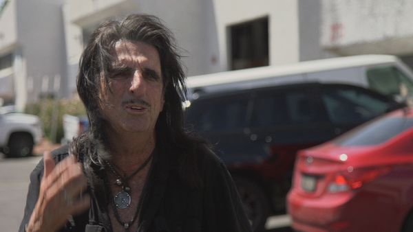 Counting Cars - Alice Cooper's Dream