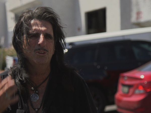 Counting Cars - Alice Cooper's Dream