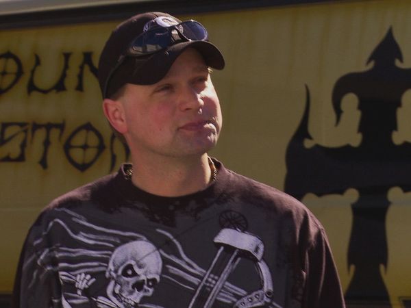 Counting Cars - Black, White and Hotrod All Over