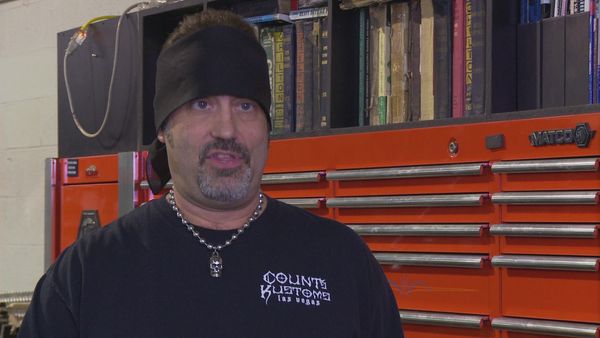 Counting Cars - Fighting Ford Part 1
