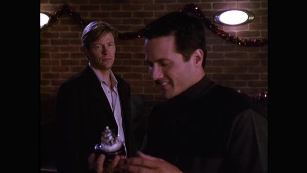 Melrose Place - The Usual Santas