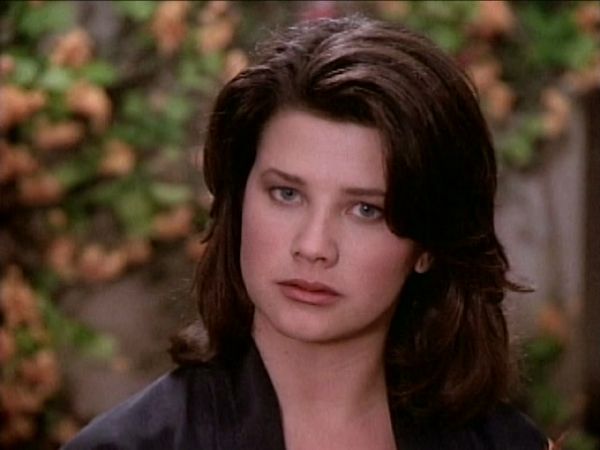 Melrose Place - No Bed of Roses