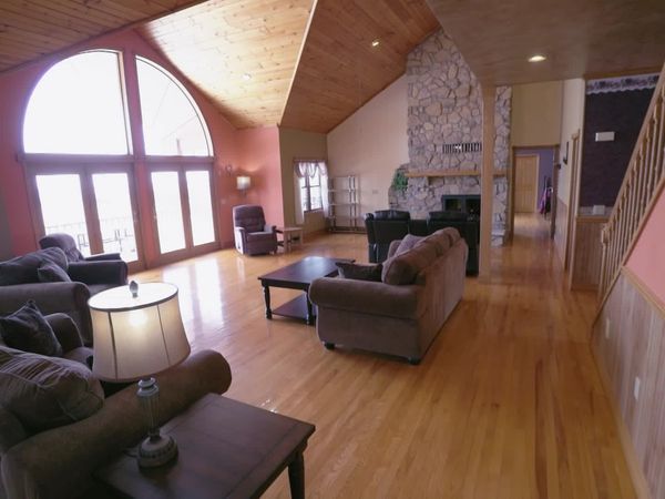 Log Cabin Living - Wisconsin Lakeside Cabin Hunt
