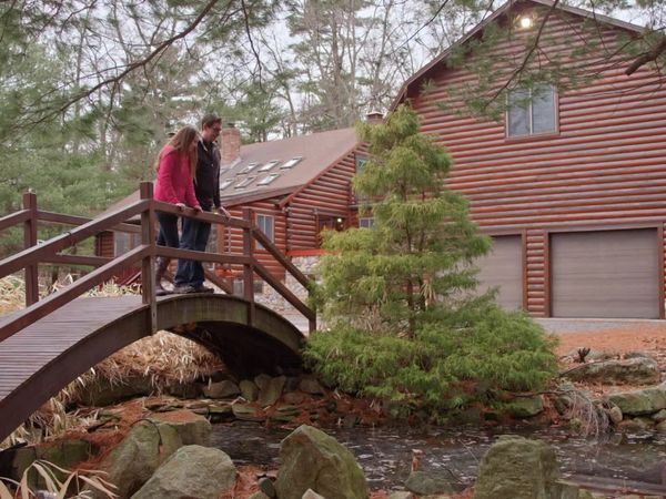 Log Cabin Living - Massachusetts Cabin Hunt