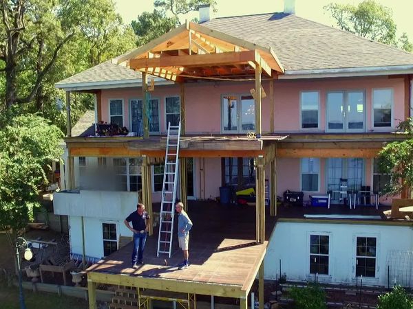 Mega Decks - Southern Plantation-Style Deck