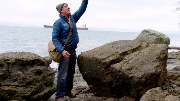 Treehouse Masters - Levitating Lighthouse