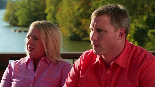 Lakefront Bargain Hunt - A lake house between friends