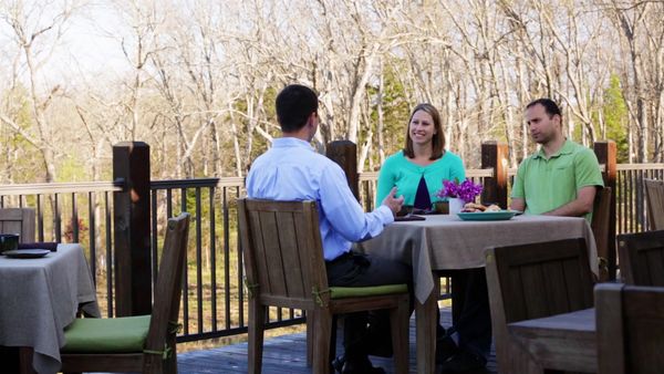 Lakefront Bargain Hunt - Vets on Vacation in Innsbrook, Missouri