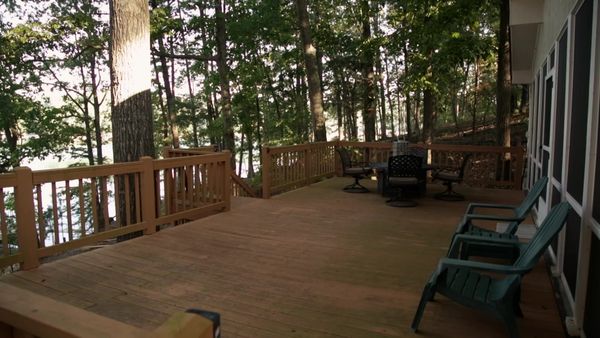 Lakefront Bargain Hunt - A New Life on Lake Lanier in Georgia