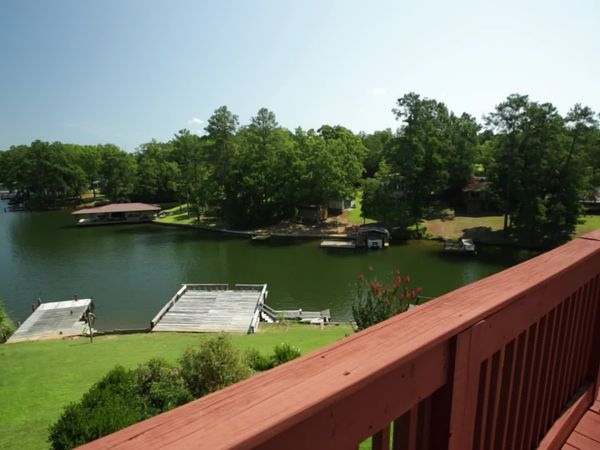 Lakefront Bargain Hunt - Getting Away on Lake Greenwood, South Carolina