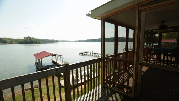 Lakefront Bargain Hunt - Docking at Lake Greenwood