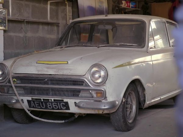 Bangers and Cash - Triumph TR6, Lotus Cortina & Mini Mayfair