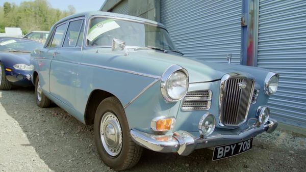 Bangers and Cash - Austin A35 & Jaguar E-Type