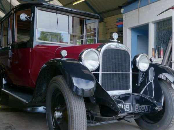 Bangers and Cash - 1926 Dodge Bus & Vauxhall Victor VX4/90