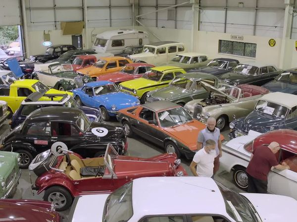 Bangers and Cash - Morgan, WW2 Ambulance & Ford Model T