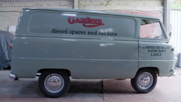 Bangers and Cash - Ford Thames 400E Van & Astra GTE Convertible