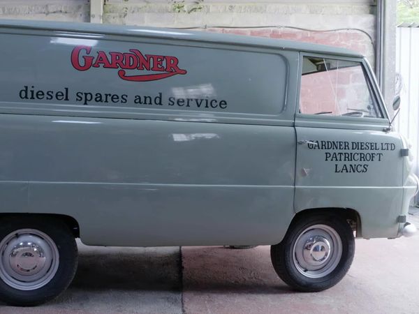 Bangers and Cash - Ford Thames 400E Van & Astra GTE Convertible