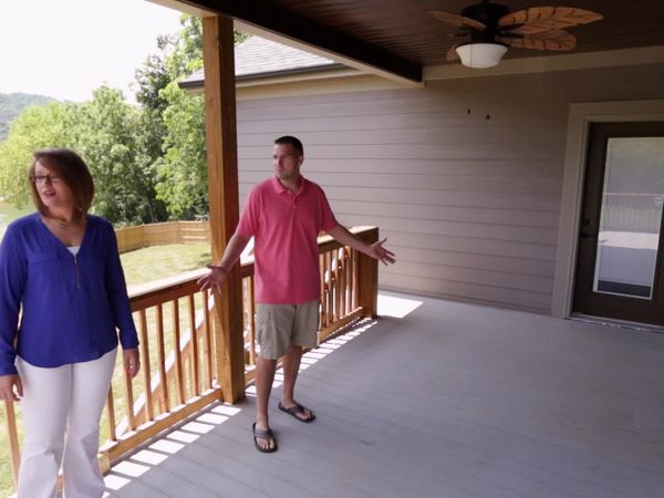 Lakefront Bargain Hunt - Racing to Relocate